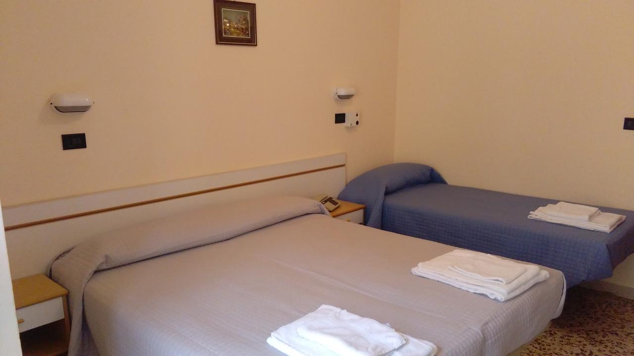 Hotel Glenn 里米尼 外观 照片